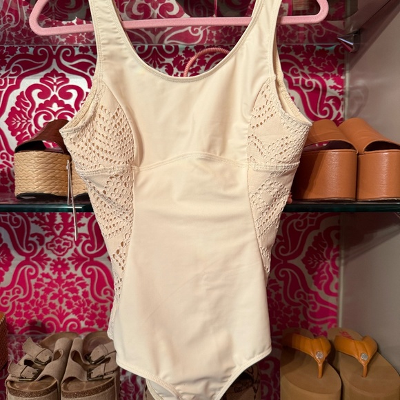 Seea Lilia One Piece Surf Suit in Cream SZ L NWT LARGE - Picture 3 of 4
